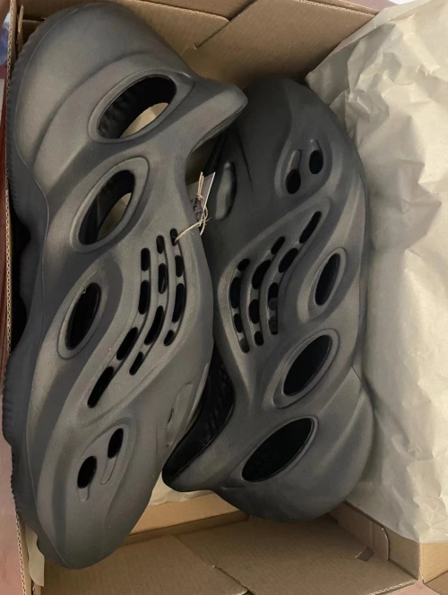 PK God batch adidas originals Yeezy Foam Runner Onyx HP8739 review 