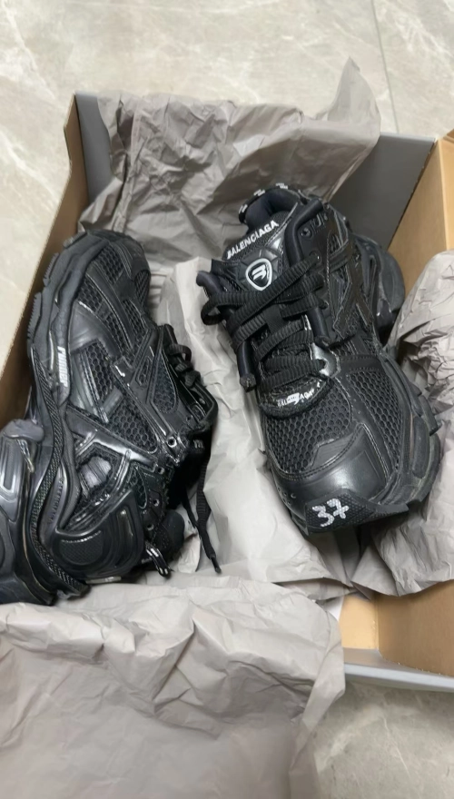 PK God Batch Balenciaga Runner Black review 