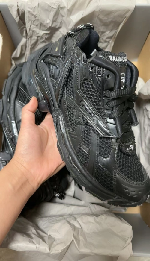 PK God Batch Balenciaga Runner Black review 