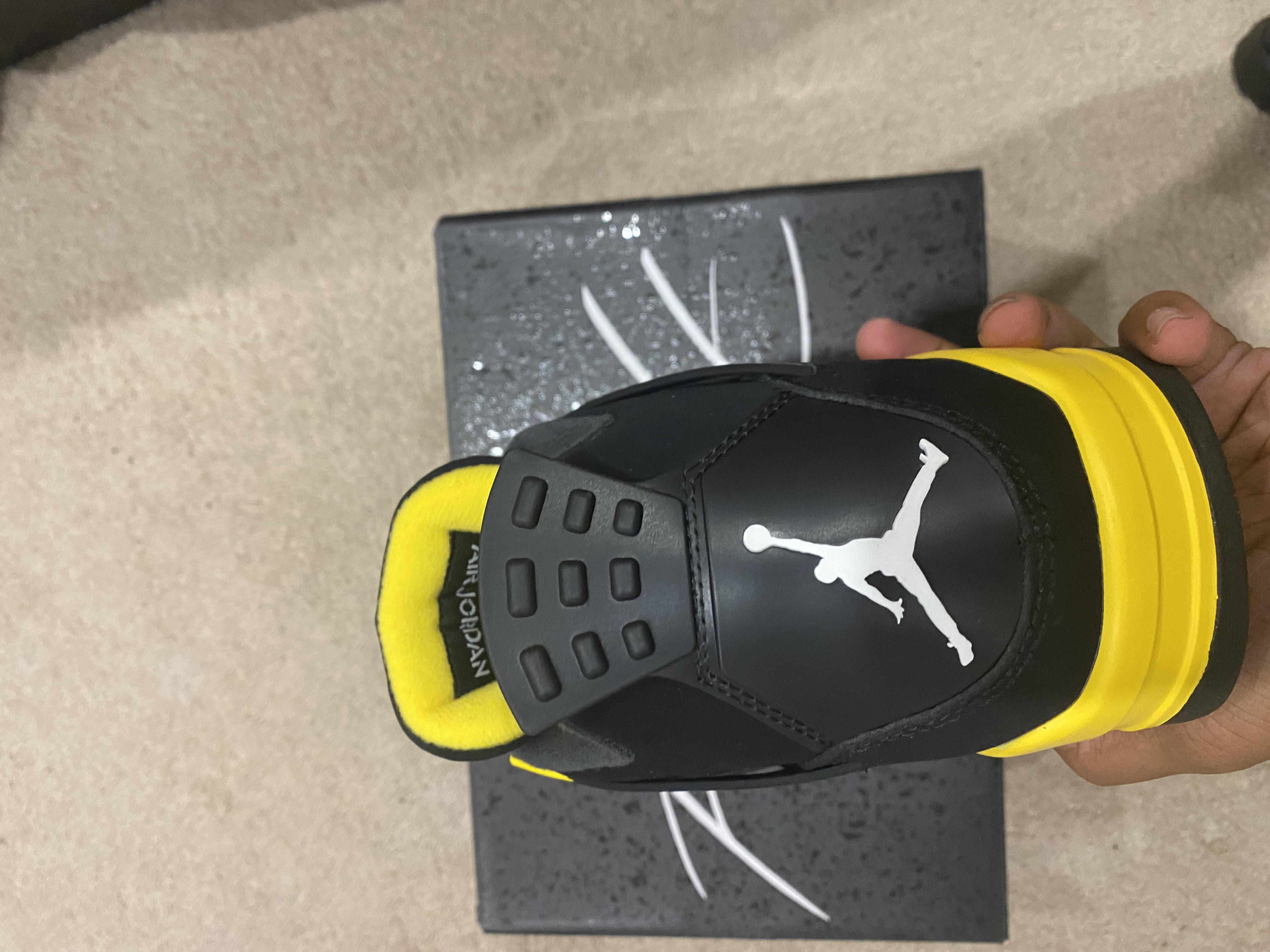 Special offer Batch Air Jordan 4 Thunder DH6927-017 review Sneakergng32 01