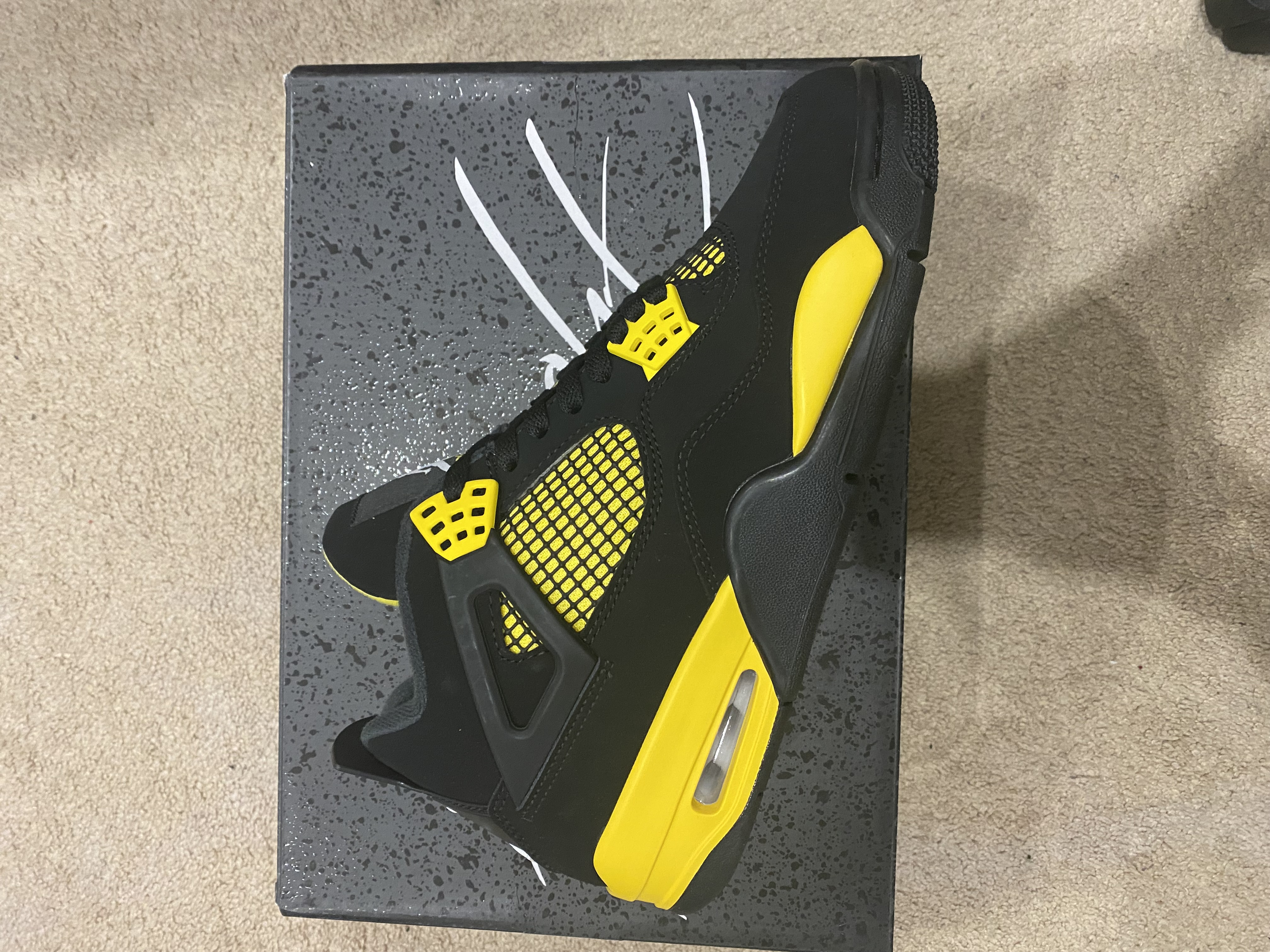 Special offer Batch Air Jordan 4 Thunder DH6927-017 review Sneakergng32 03