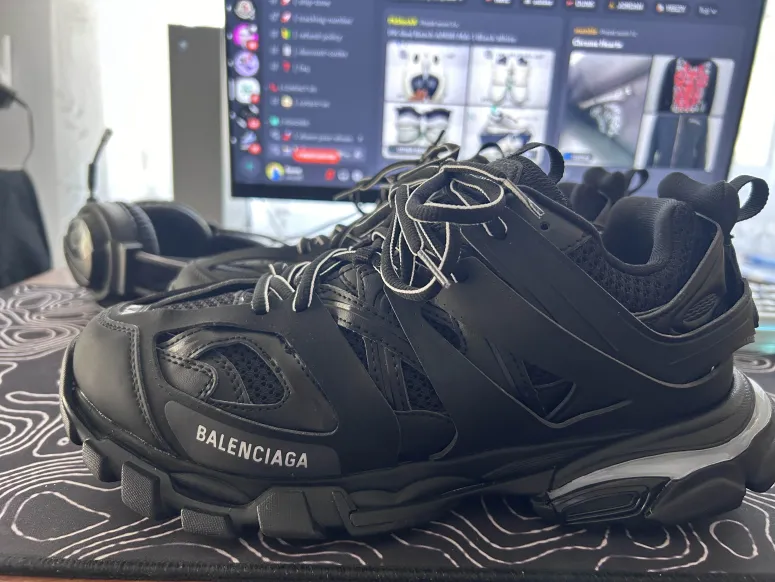 Balenciaga Track Black 555032 W1GB7 1000 (LED) review R*** 01