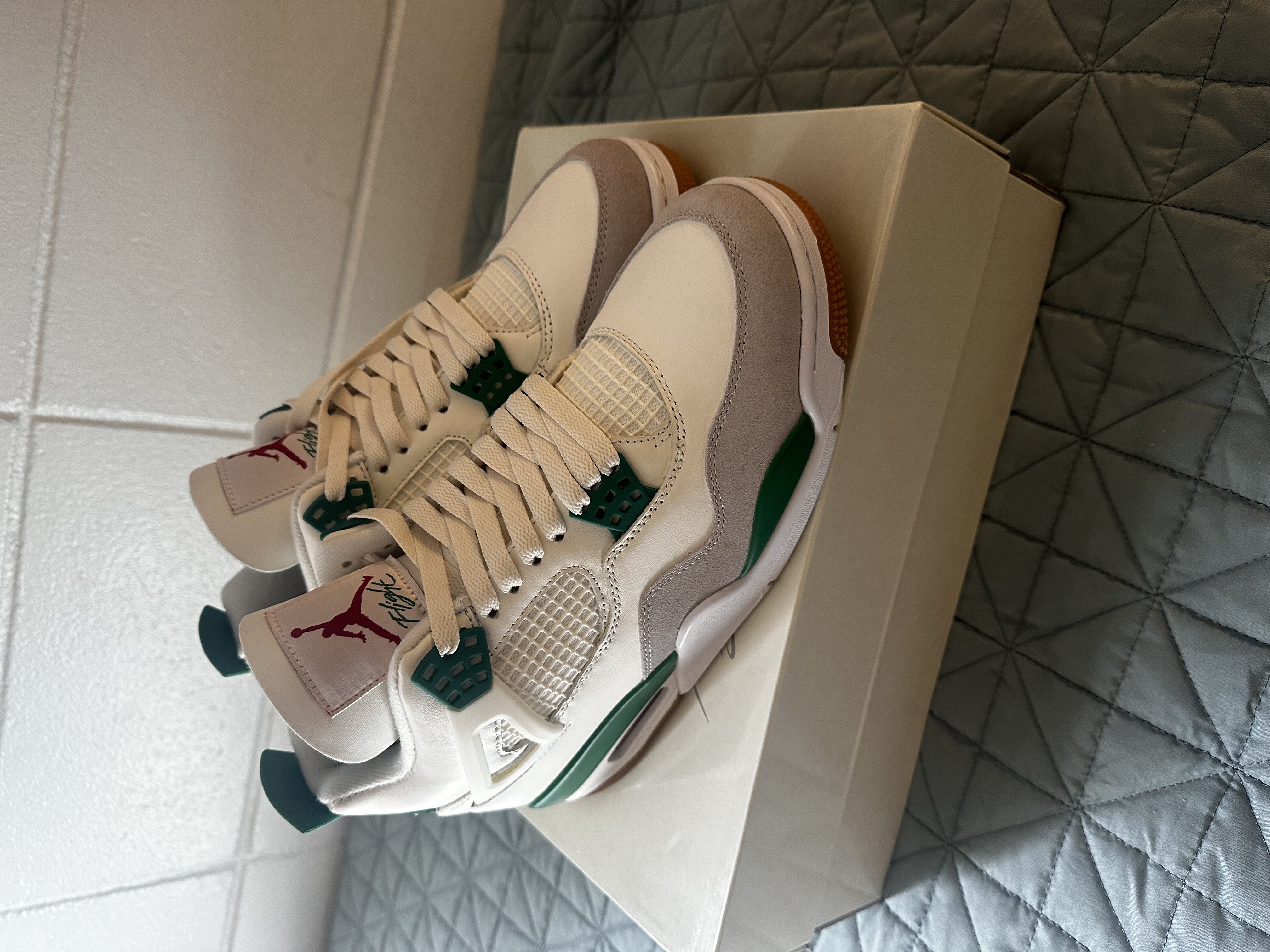 PK God Batch Air Jordan 4 SB Pine Green DR5415-103 review Julian C. 01