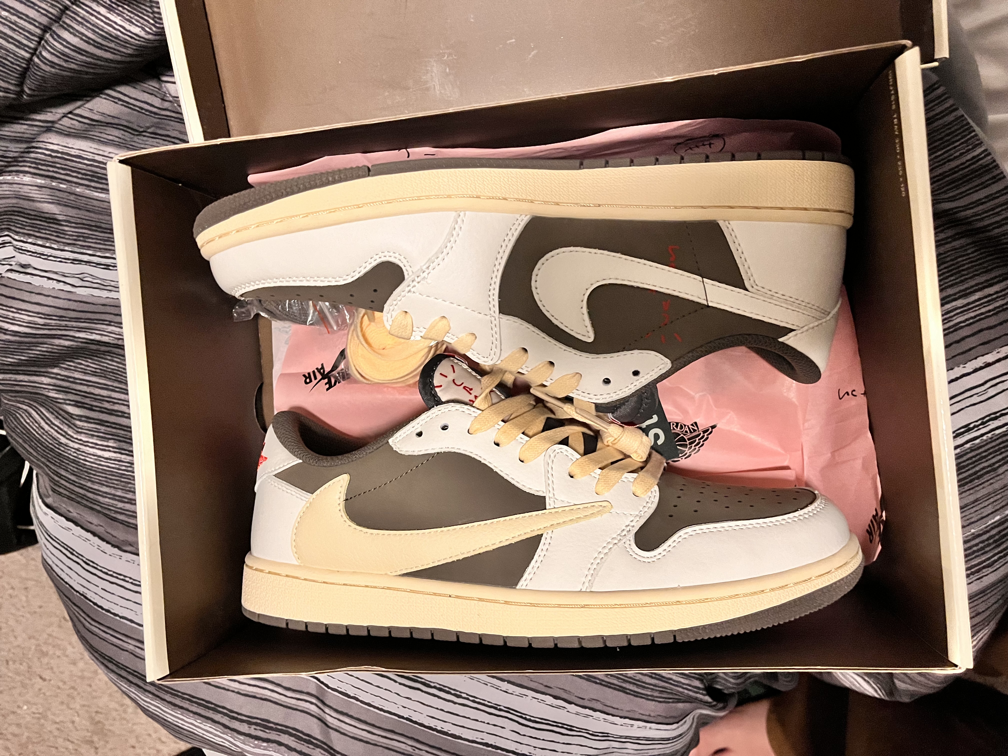【Flash Sale】Air Jordan 1 Retro Low OG SP Travis Scott Reverse Mocha DM7866-162  review Seth Rankin 02