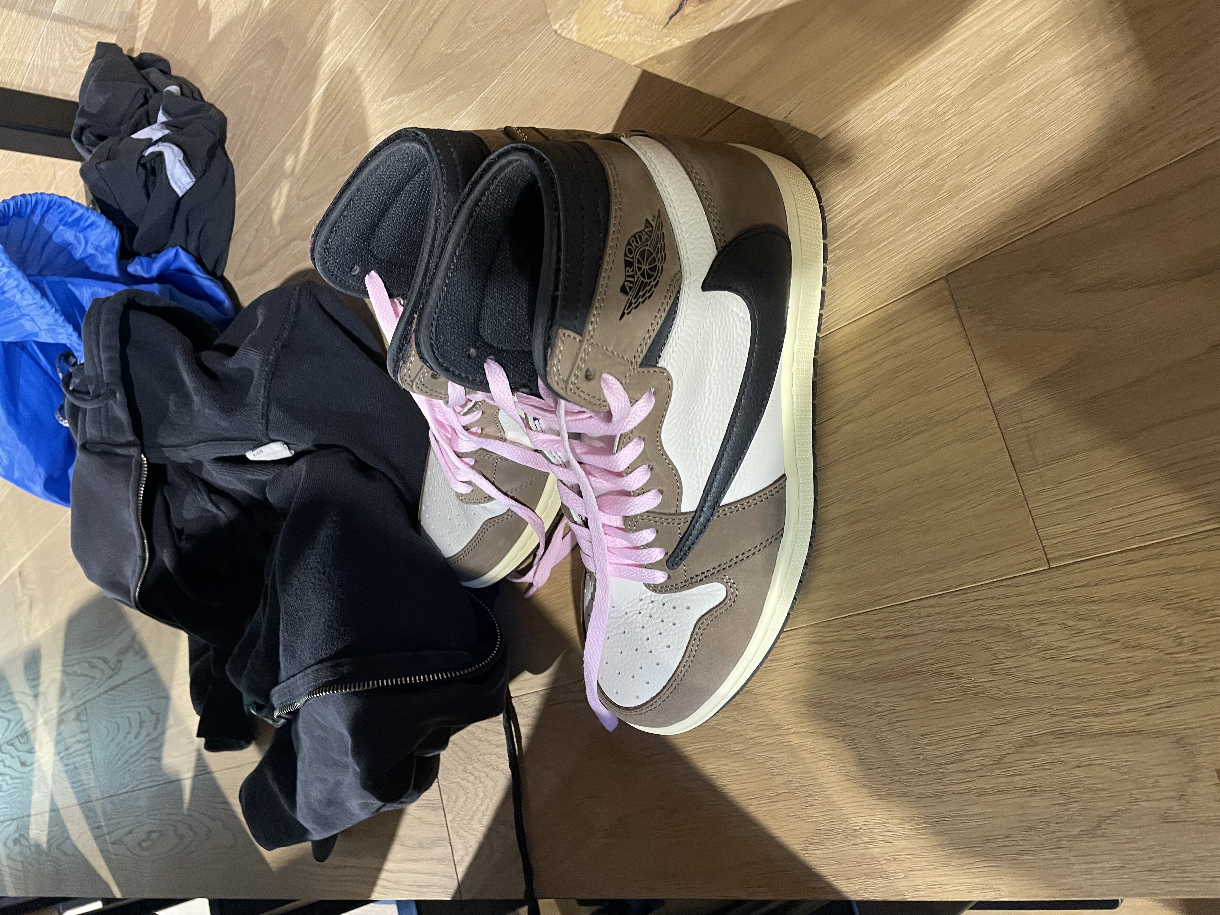 LJR Batch Air Jordan 1 Retro High Travis Scott CD4487-100  review Kirill 01