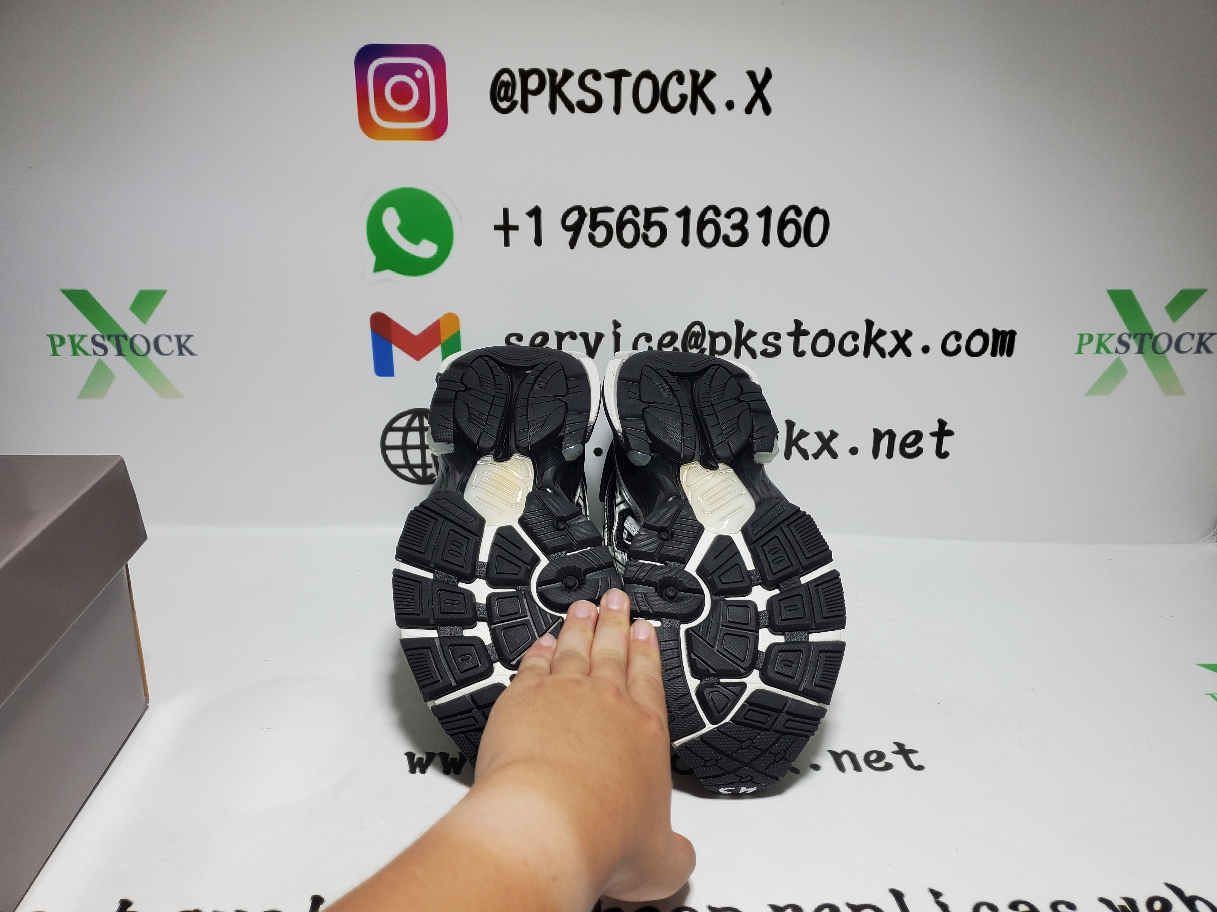 PK God Batch Balenciaga Runner Black White review E*** 05