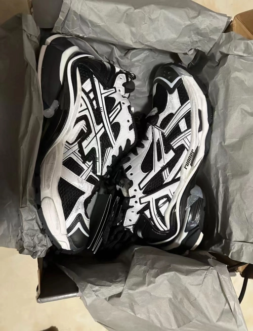 PK God Batch Balenciaga Runner Black White review 