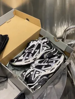 PK God Batch Balenciaga Runner Black White review L***