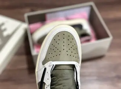 PK God Batch Air Jordan 1 Retro Low OG SP Travis Scott Medium Olive DM7866-200 review H*** 01