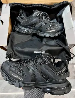 Balenciaga Track Black 555032 W1GB7 1000 (LED) review L*** 01