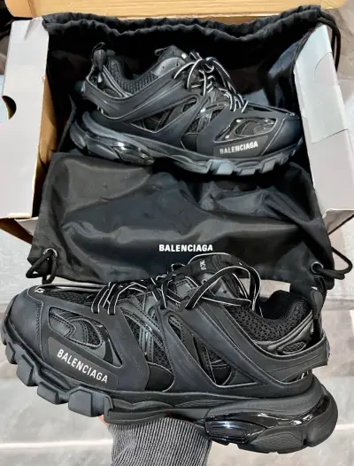 Balenciaga Track Black 555032 W1GB7 1000 (LED) review L*** 00