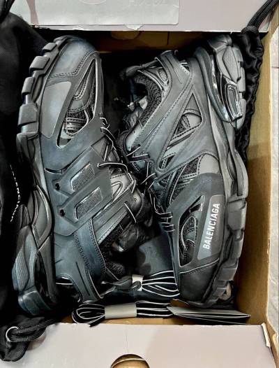 Balenciaga Track Black 555032 W1GB7 1000 (LED) review L*** 01