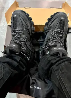 Balenciaga Track Black 555032 W1GB7 1000 (LED) review L*** 05