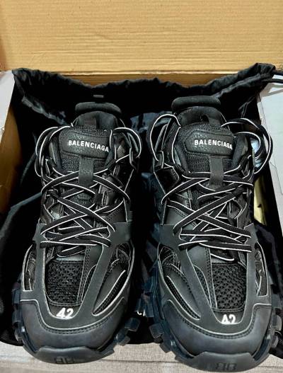 Balenciaga Track Black 555032 W1GB7 1000 (LED) review L*** 02