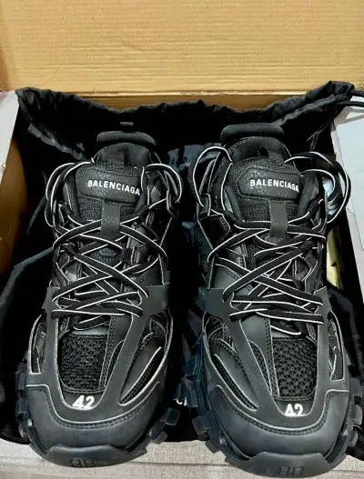 Balenciaga Track Black 555032 W1GB7 1000 (LED) review L*** 02