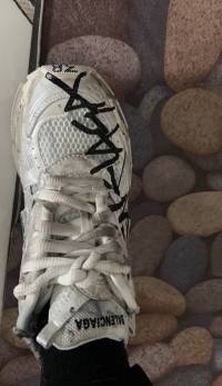 PK God Batch Balenciaga Runner Graffiti White 677402 W3RBQ 9010 review 0
