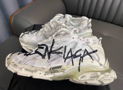 PK God Batch Balenciaga Runner Graffiti White 677402 W3RBQ 9010 review J*** 00