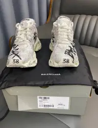 PK God Batch Balenciaga Runner Graffiti White 677402 W3RBQ 9010 review 3