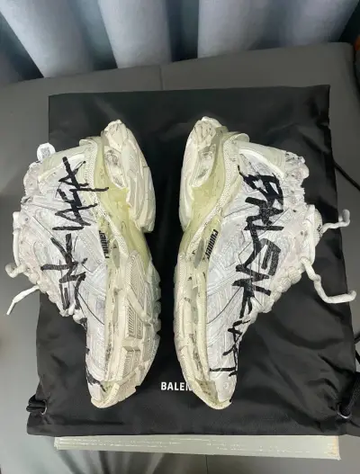 PK God Batch Balenciaga Runner Graffiti White 677402 W3RBQ 9010 review J*** 06