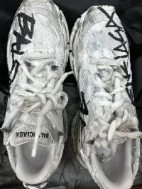 PK God Batch Balenciaga Runner Graffiti White 677402 W3RBQ 9010 review 2