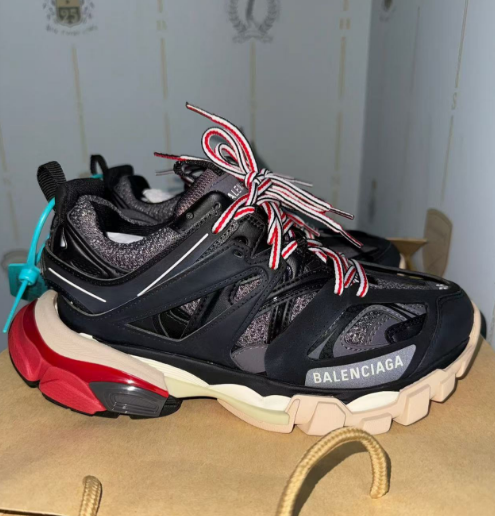 Pkstockx 542436 W1GB1 1000 Balenciaga Tess S.Black Red review Sean McCartney