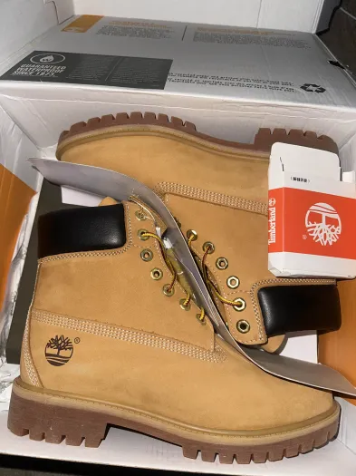 Timberland Premium 6-Inch Waterproof Boot 10061713 review P***