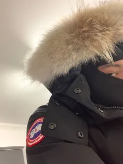 Canada Goose Wyndham Parka review C***