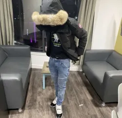 Canada Goose Wyndham Parka review L***