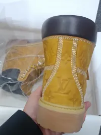 LOUIS VUITTON x Timberland 6-In Ankle Boot Brown review 3