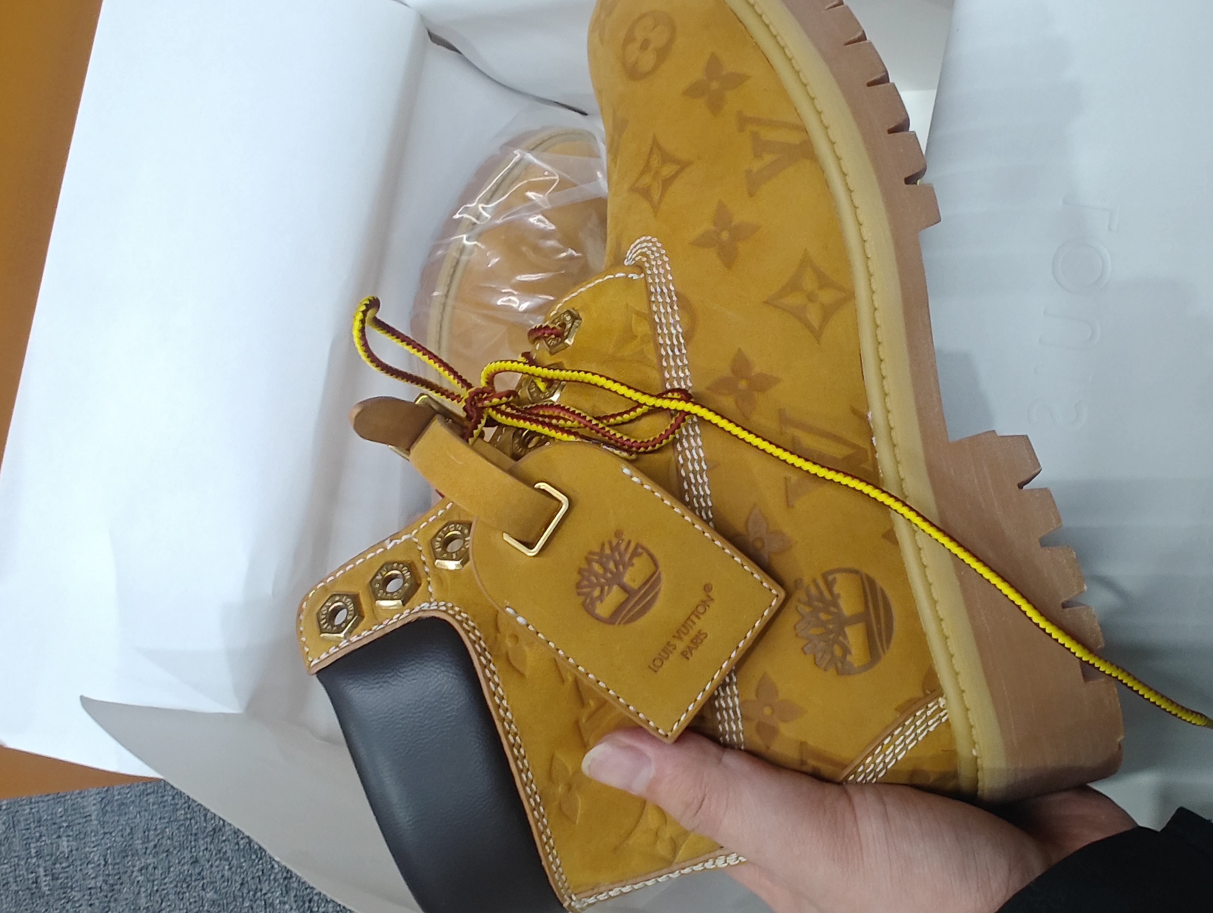 LOUIS VUITTON x Timberland 6-In Ankle Boot Brown review L*** 02