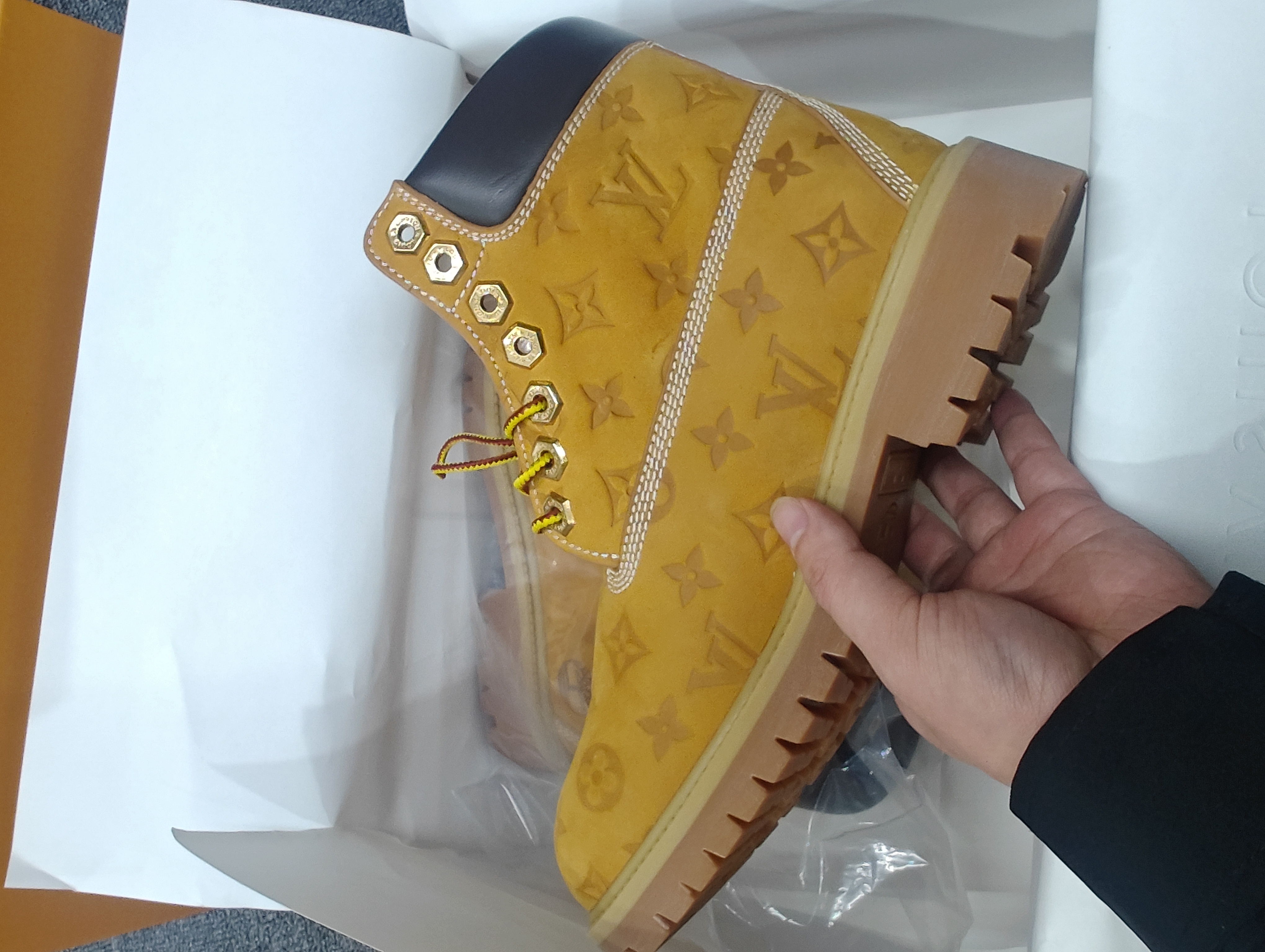 LOUIS VUITTON x Timberland 6-In Ankle Boot Brown review L*** 04