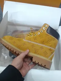 LOUIS VUITTON x Timberland 6-In Ankle Boot Brown review 4