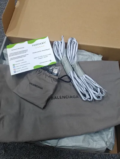 Balenciaga Track Black And White 542023 W1GB1 2045 (LED) review B*** 01