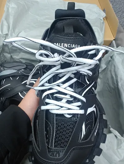 Balenciaga Track Black And White 542023 W1GB1 2045 (LED) review B*** 03
