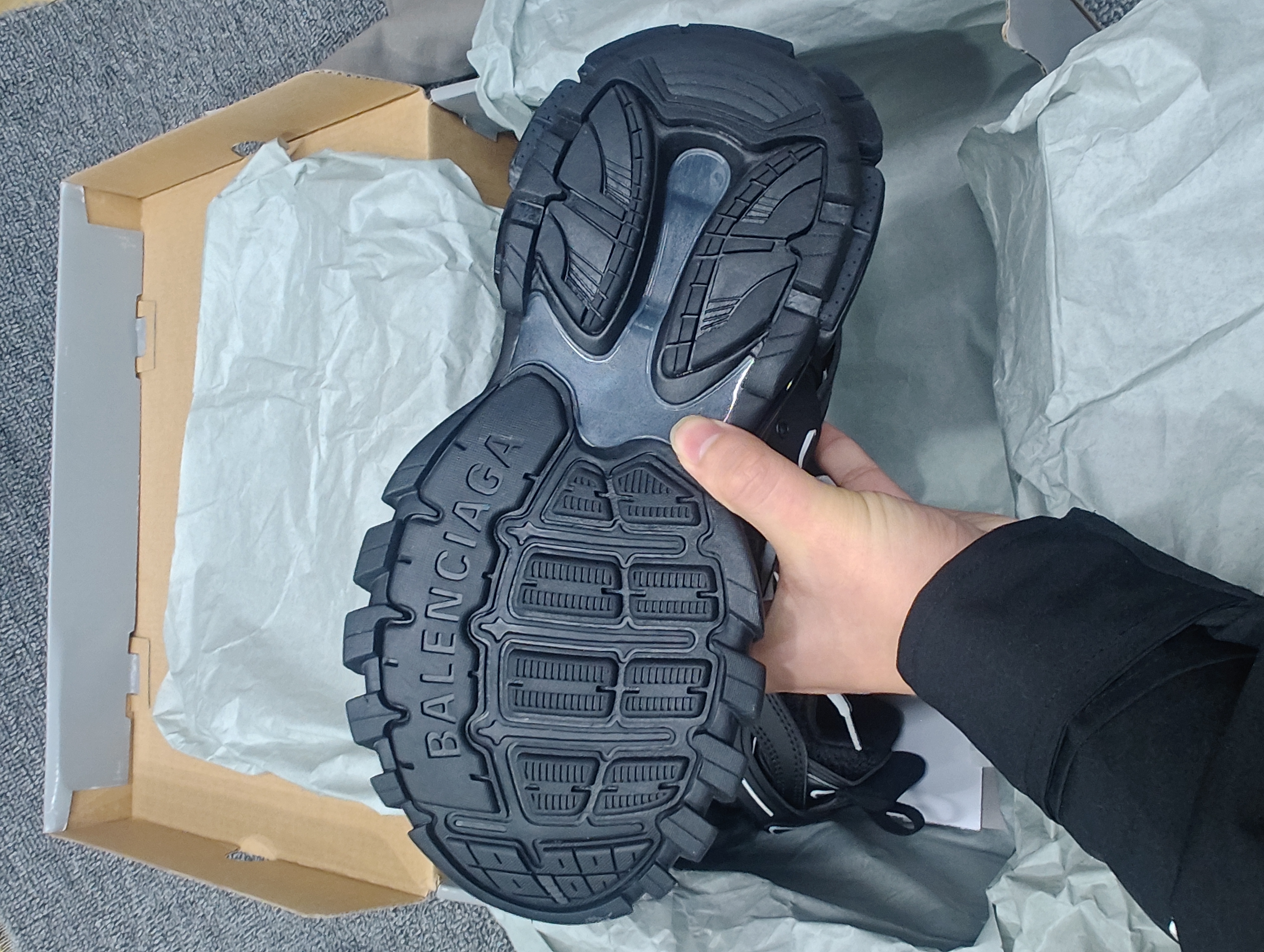 Balenciaga Track Black And White 542023 W1GB1 2045 (LED) review B*** 06