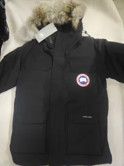 Canada Goose Wyndham Parka review D*** 02