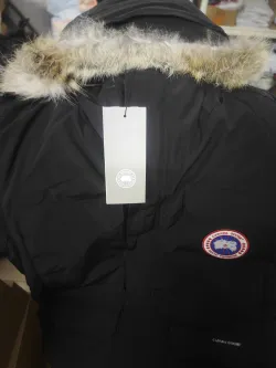 Canada Goose Wyndham Parka review D*** 04