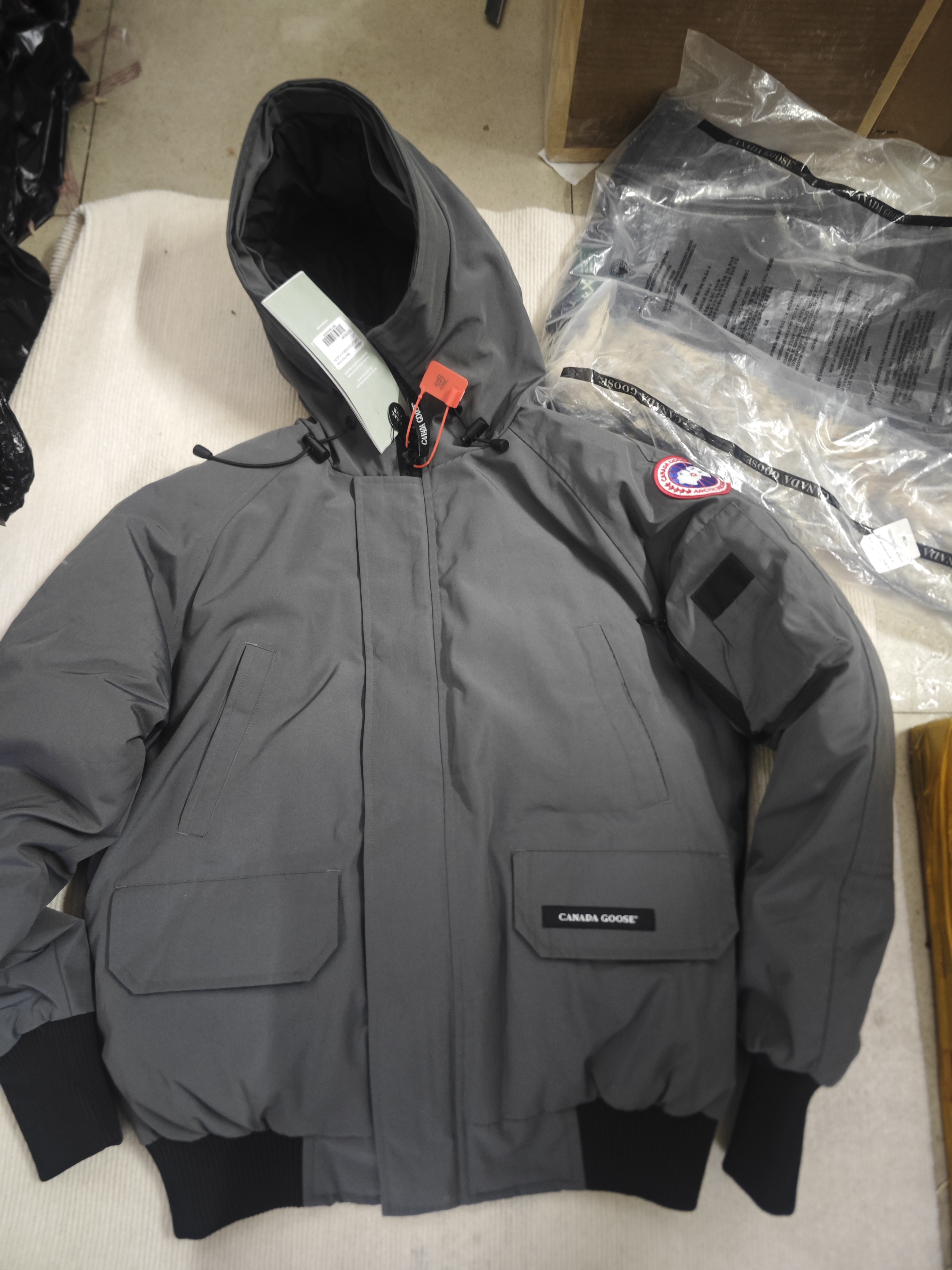 Canada Goose Jacket Chilliwack Bomber Heritage Graphite review E***