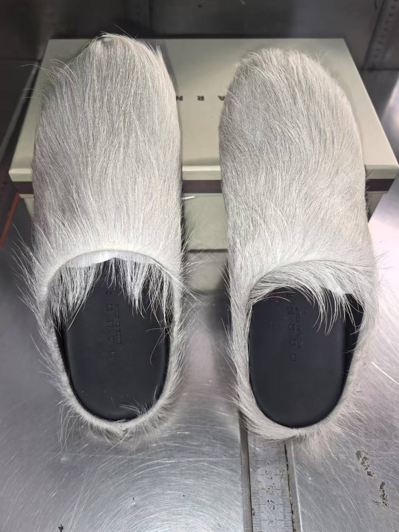 Marni Long hair Calfskin Fussbett Sabot White SBMR000600P412200W02 review D*** 02