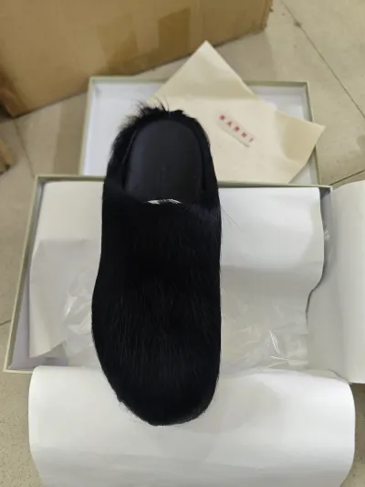 Marni Long hair Calfskin Fussbett Sabot Black SBMR000600P412200N99 review T*** 00