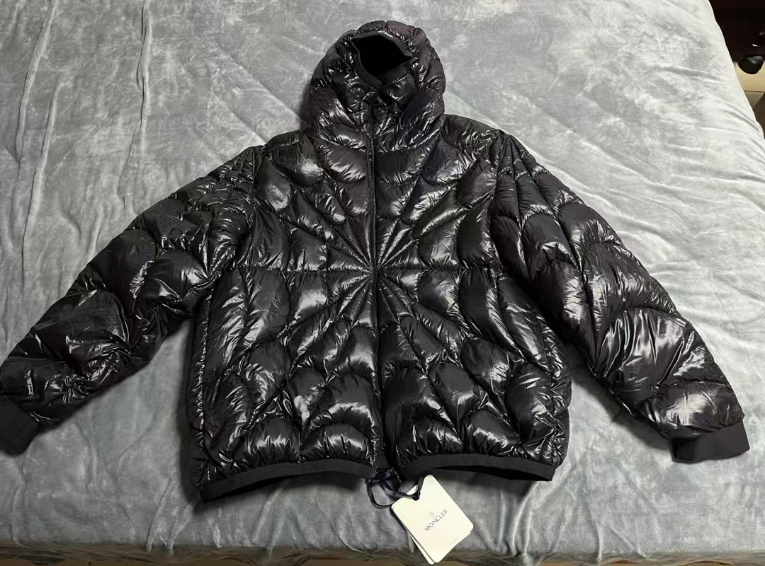Moncler Violier Spider-Man Short Down Jacket Black review E*** 04