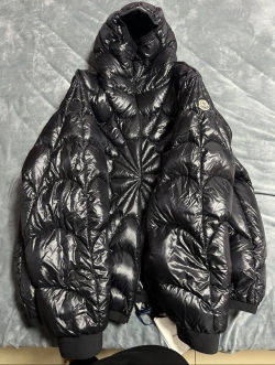Moncler Violier Spider-Man Short Down Jacket Black review E*** 01