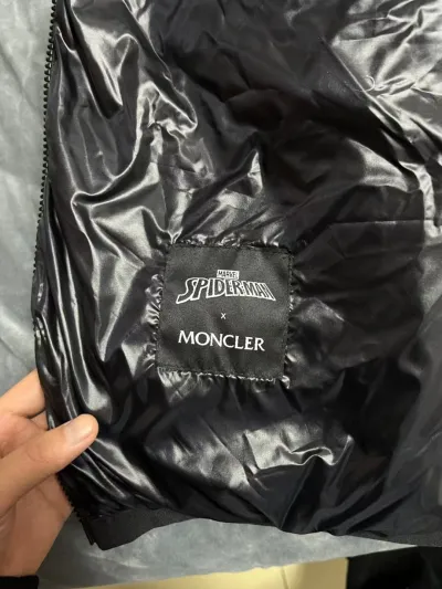 Moncler Violier Spider-Man Short Down Jacket Black review E*** 02