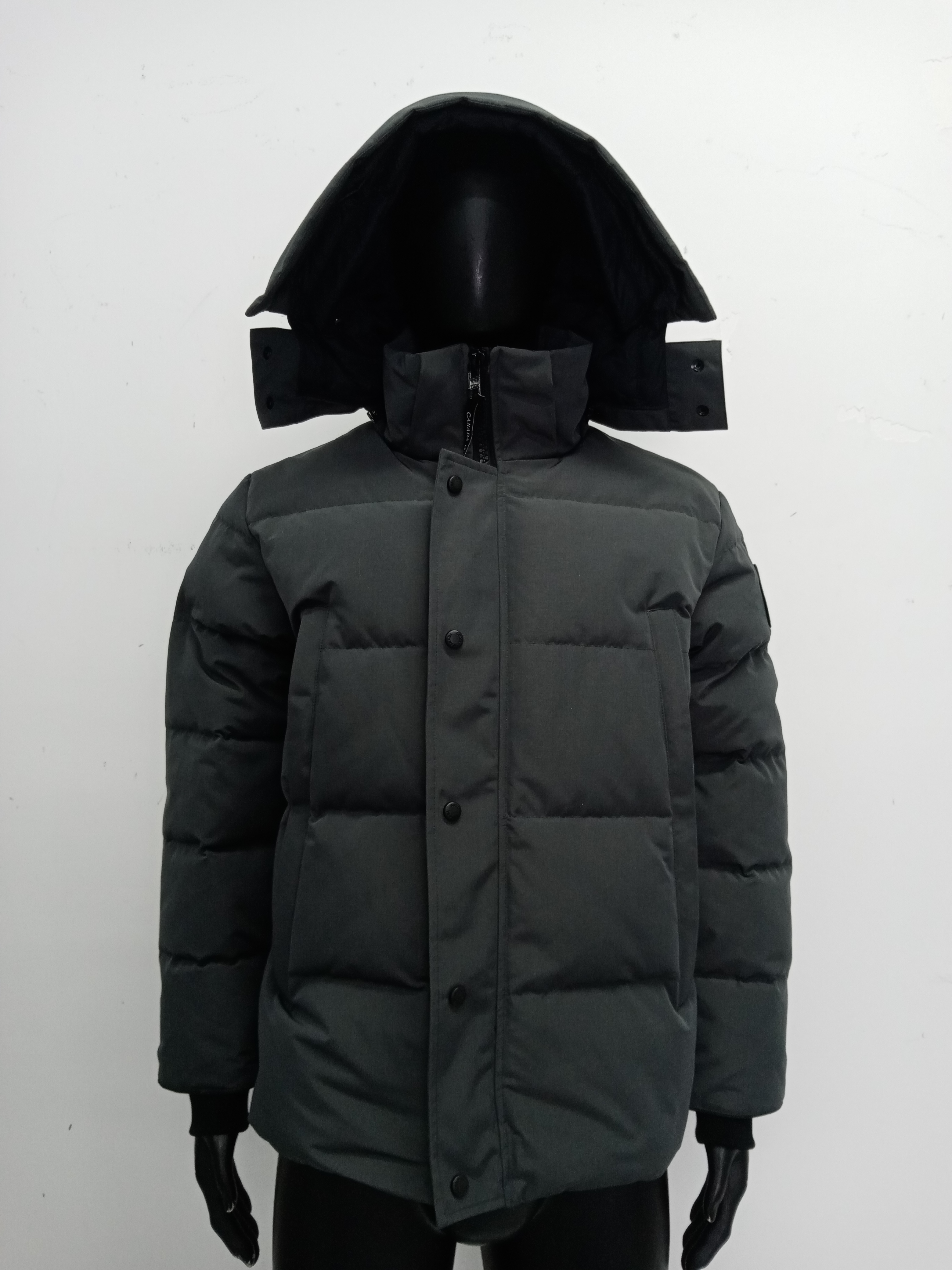 Canada Goose Wyndham Parka Black Label Coastal Grey review E*** 01