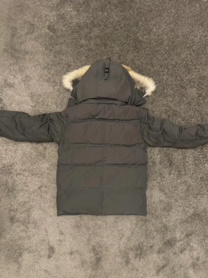 Canada Goose Wyndham Parka Black Label Coastal Grey review Y*** 03