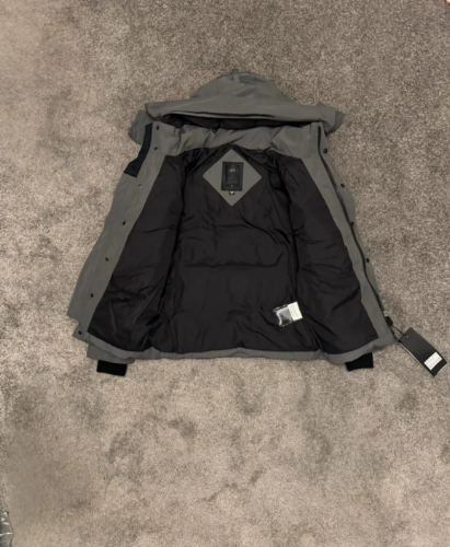 Canada Goose Wyndham Parka Black Label Coastal Grey review Y*** 04