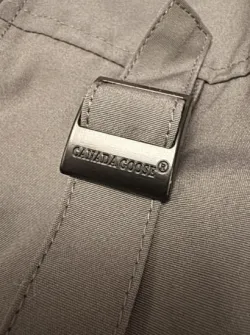 Canada Goose Wyndham Parka Black Label Coastal Grey review Y***12