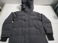 Canada Goose Wyndham Parka Black Label Coastal Grey review 1