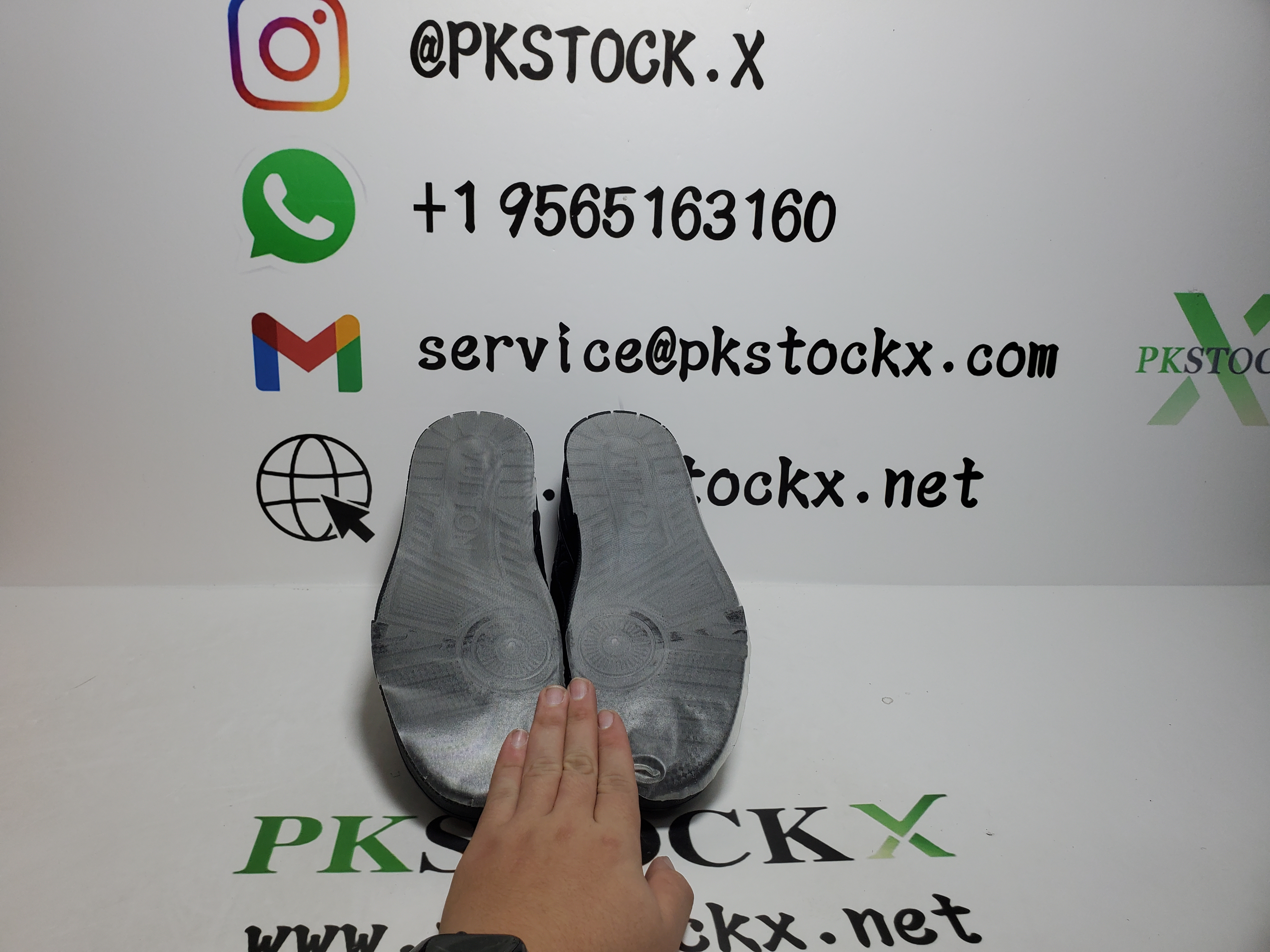 PK God Batch Louis Vuitton Trainer Black 1A7WET review G*** 05