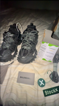 Balenciaga Track Black 555032 W1GB7 1000 (LED) review 0